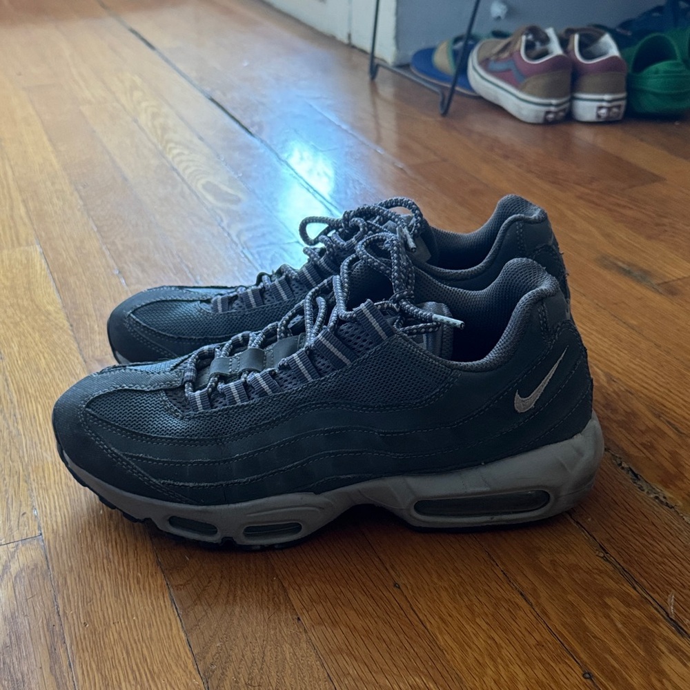 Nike Air Max 95 Men's Sneakers - Dark Gray